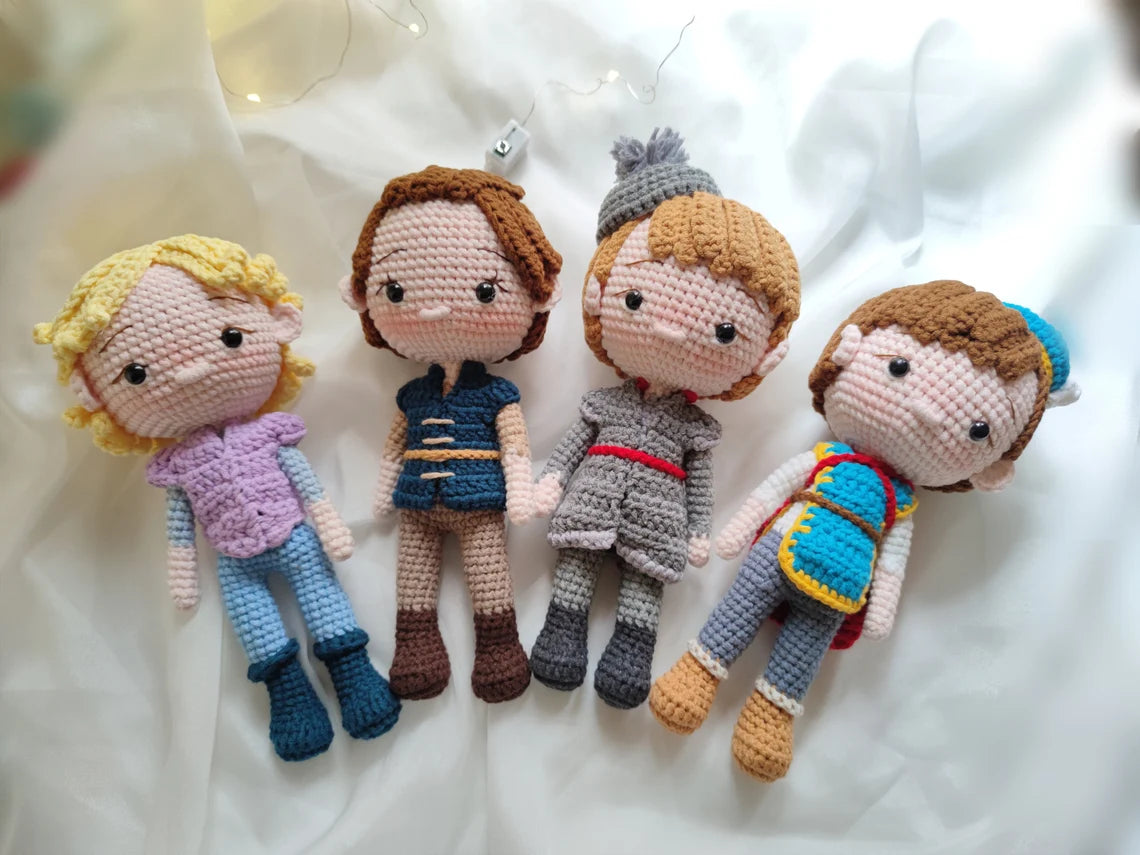 Complete Set of 20 Handmade Crochet Dolls – Princesses & Characters Inspired by Disney