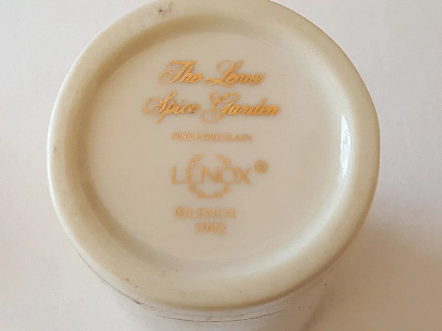 Vintage 1992 Lenox Spice Garden spice rack with spice jars